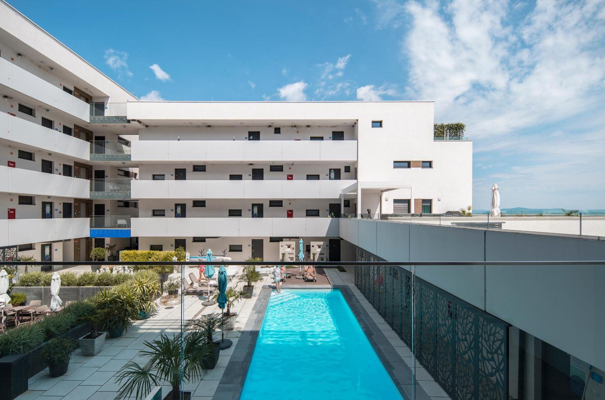Sunset Resort - Lakeside Apartment Fonyód Екстериор снимка