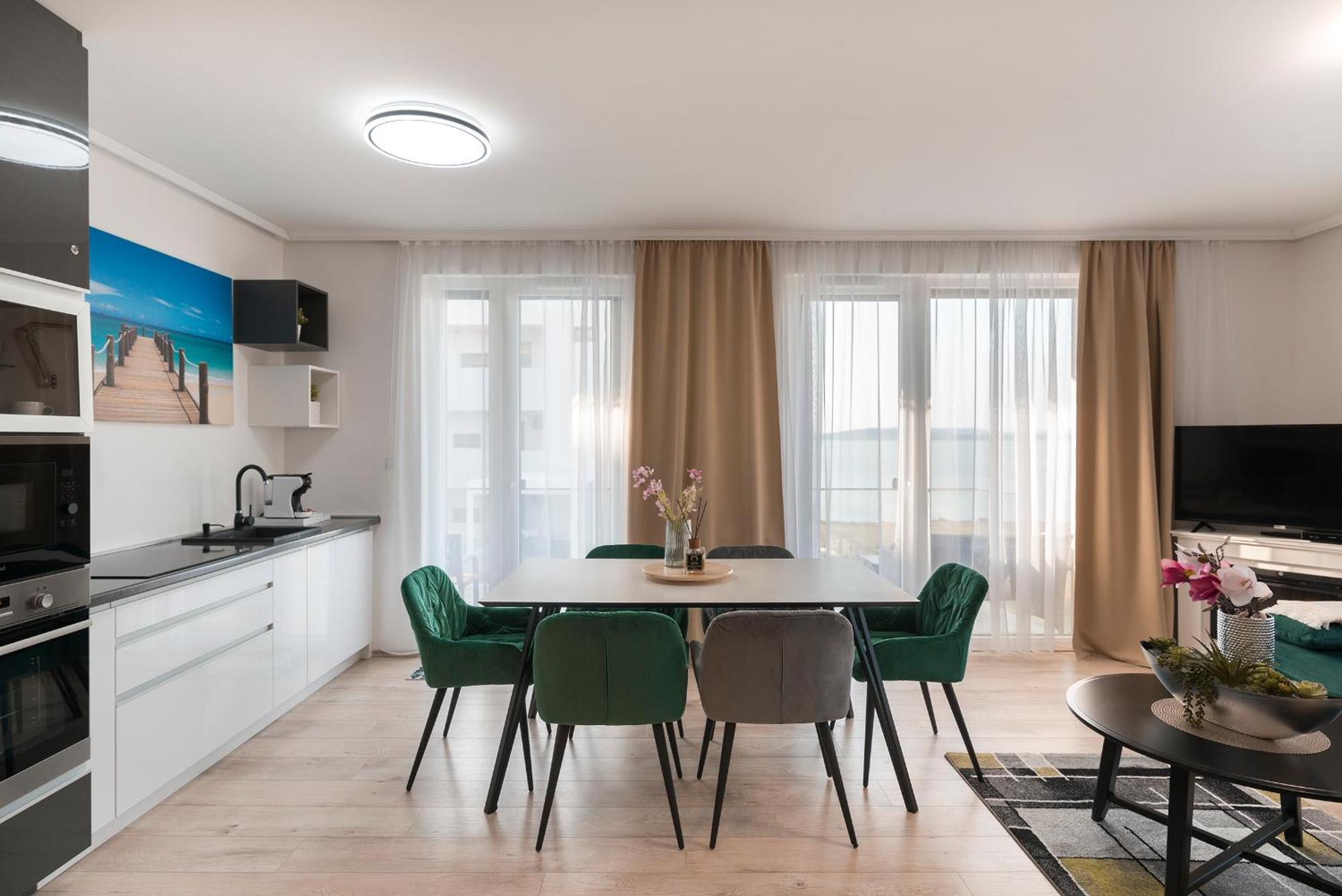 Sunset Resort - Lakeside Apartment Fonyód Екстериор снимка