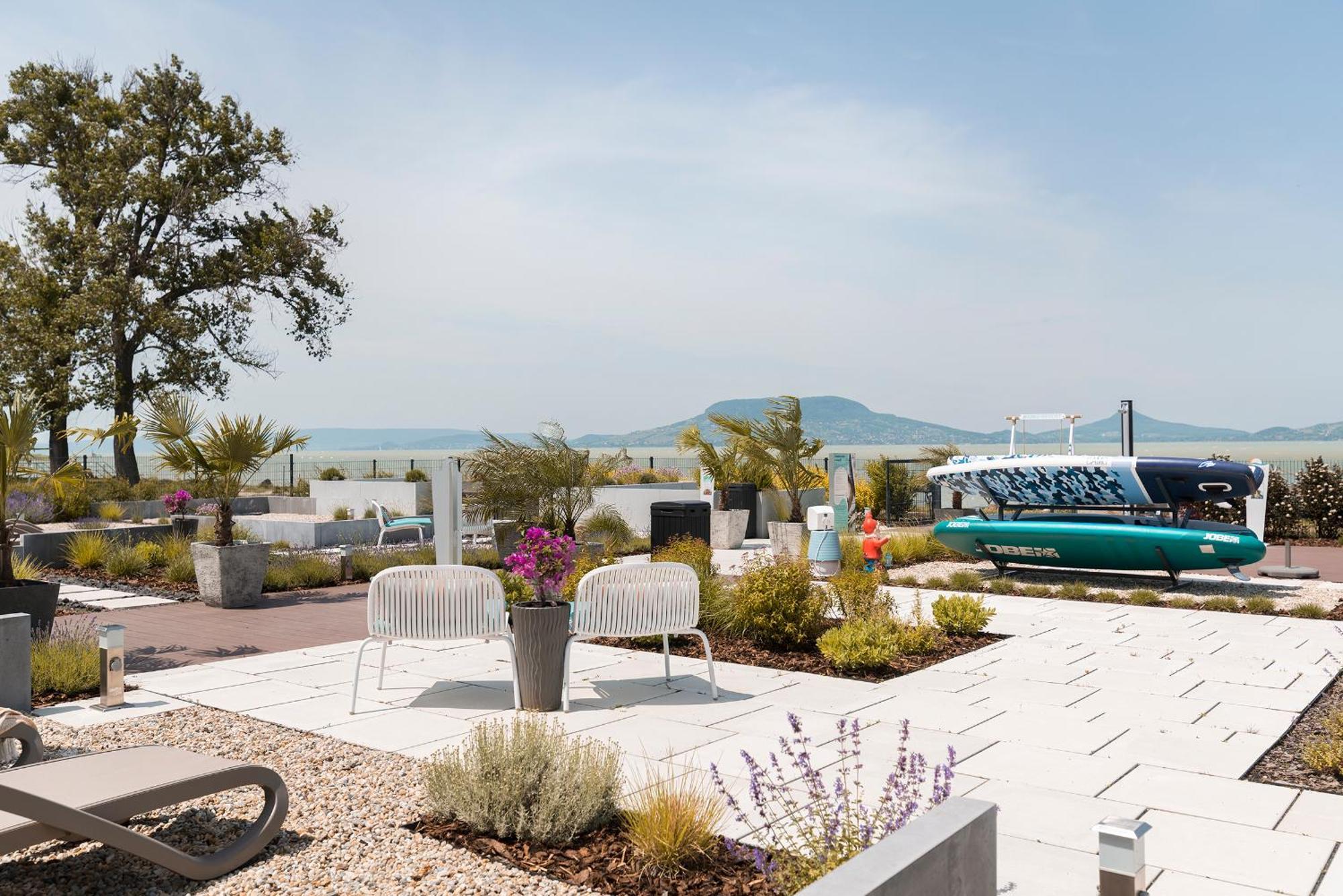 Sunset Resort - Lakeside Apartment Fonyód Екстериор снимка