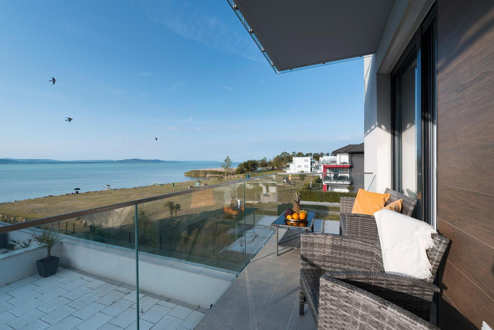Sunset Resort - Lakeside Apartment Fonyód Екстериор снимка