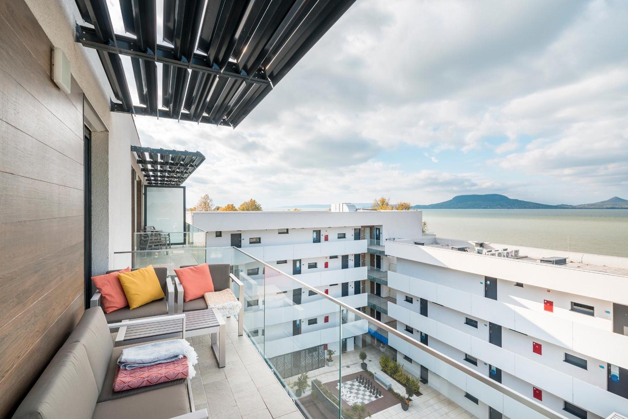 Sunset Resort - Lakeside Apartment Fonyód Стая снимка