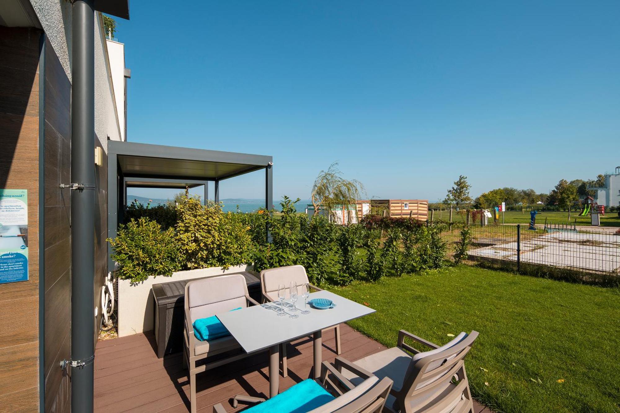 Sunset Resort - Lakeside Apartment Fonyód Стая снимка