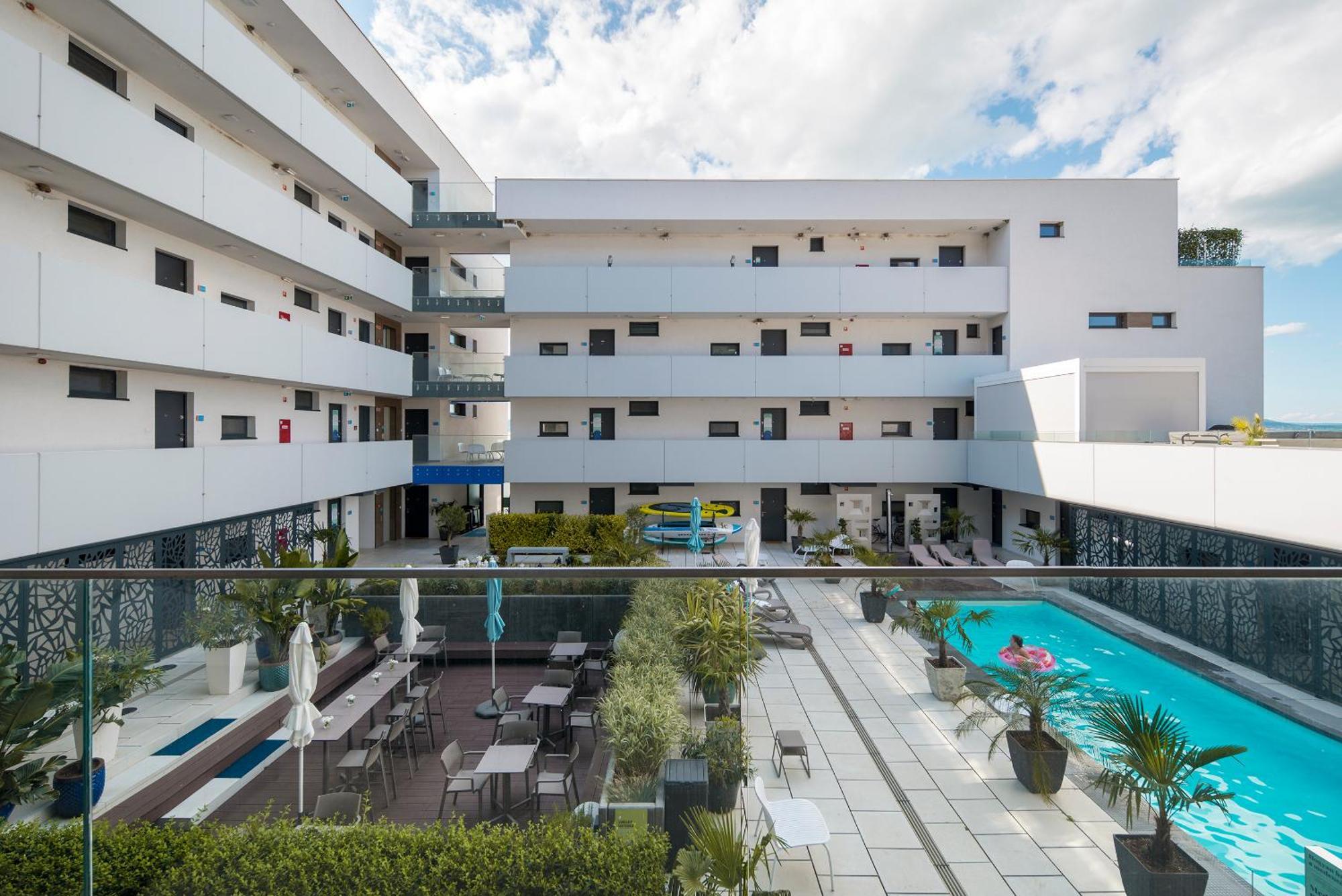 Sunset Resort - Lakeside Apartment Fonyód Стая снимка